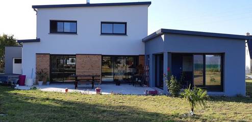 Cottage pour 2 personnes, avec jardin ainsi que vue et terrasse, adapté aux familles à Plourivo
