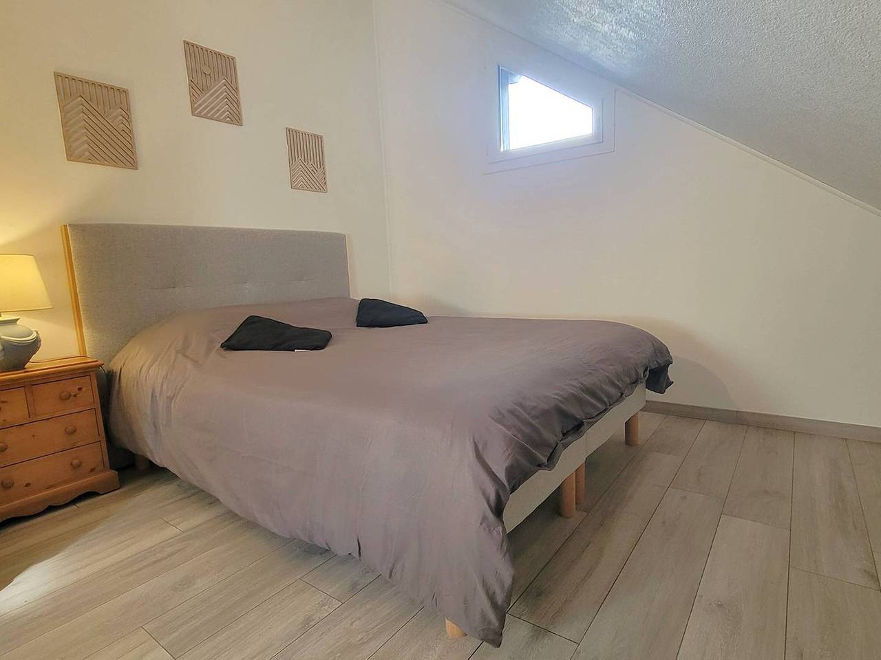 Entire apartment, Duplex 6 pers - Center station - Ski/Hiking - Balcony in Saint-Michel-de-Chaillol, Écrins National Park