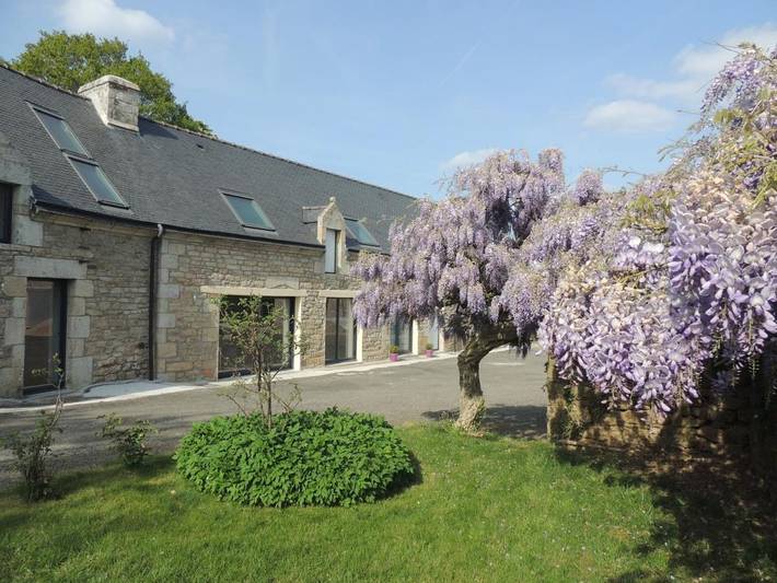 Location de vacances pour 12 personnes, avec piscine ainsi que vue et jardin à Baud (mesure) - 3