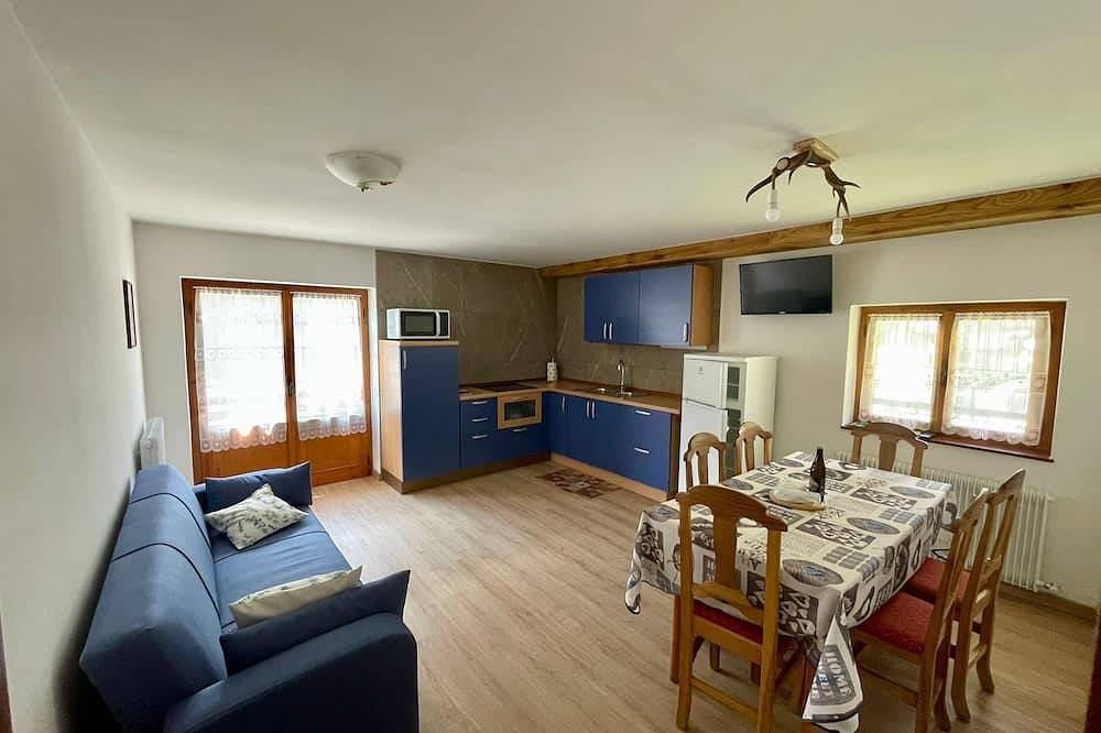 Appartamento intero, Chalet Nontiscordardime, accogliente alloggio alpino nel cuore delle Dolomiti. in Peio, Parco Nazionale dello Stelvio