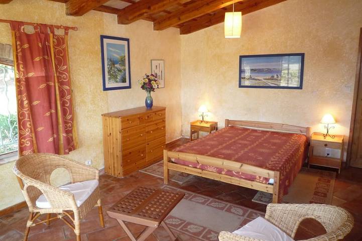 Location de vacances pour 4 personnes, avec terrasse et jardin à Bollène - 2