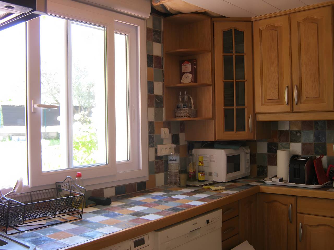 Apartamento entero, Apartamento 'Gite Du Petit Bois - Bignone' con piscina compartida, Wi-Fi y aire acondicionado in Villedieu, Vaucluse