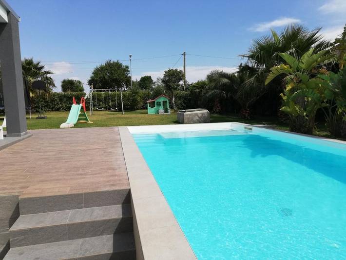 Villa per 3 persone, con Idromassaggio e Terrazza nonché Giardino e Piscina a Rosolini