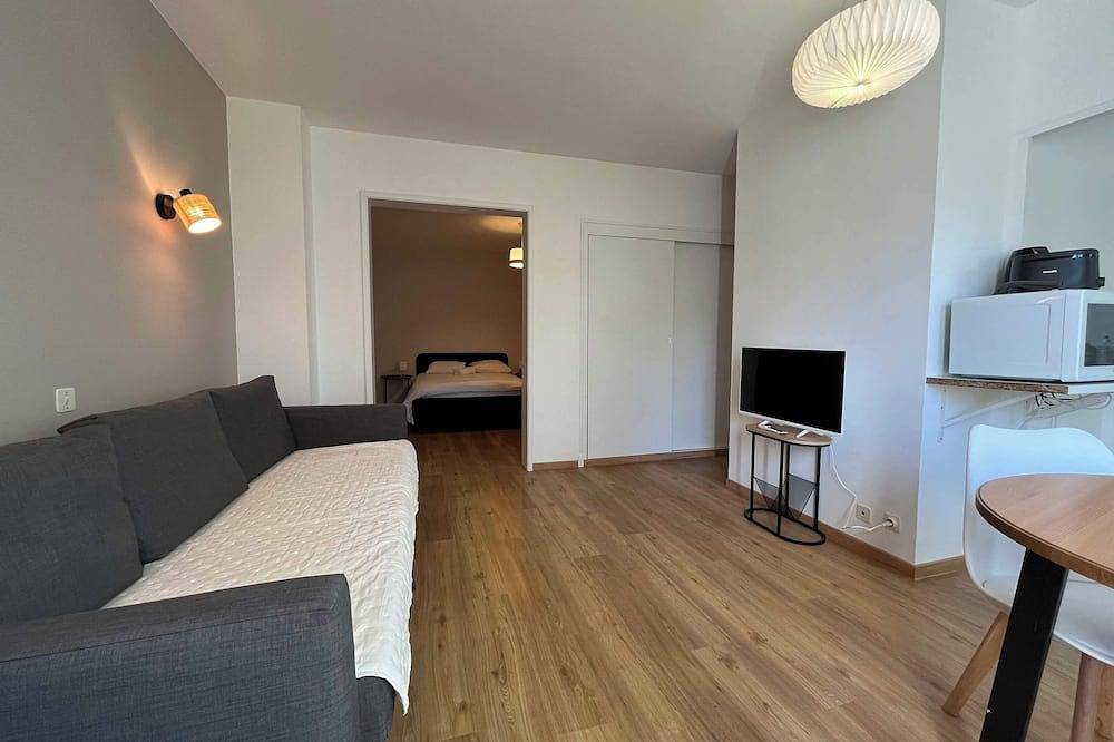 Apartamento entero, Serene & bright T1 bis 500m from Thermes – relax, recharge & feel at home in Cazaubon, Gers