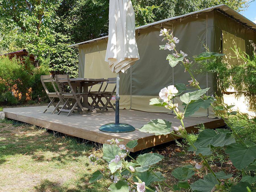 Camping L'île Cariot - Bungalow toilé 4 personnes - Bungalow toilé - sans sanitaires - 20m² 4 pers in Chaillé-les-Marais, Fontenay-le-Comte
