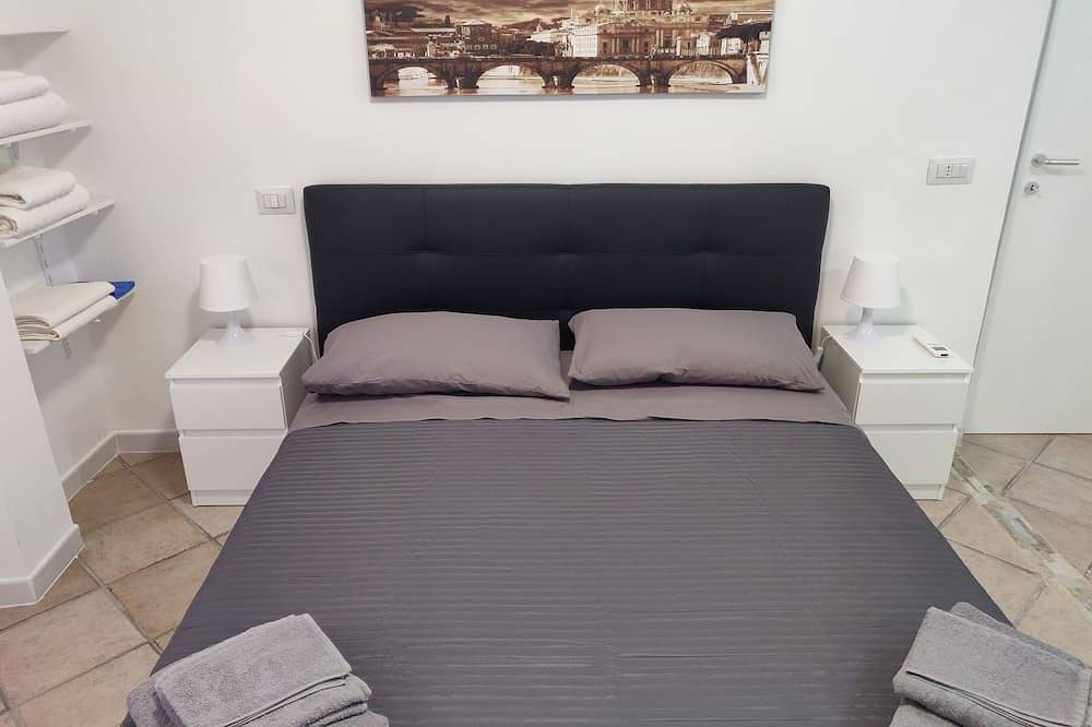 Entire apartment, Royale house will be your special home base in Ostia, Rome