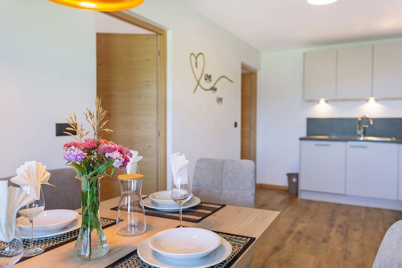 Ganze Wohnung, Ferienwohnung "Living Lerchna -Apartment Morgentau" mit Bergblick, Balkonen & Wi-Fi in Meransen, Mühlbach