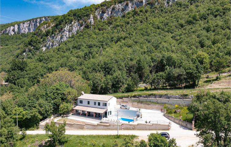 Ferienhaus für 8 Personen, mit Garten