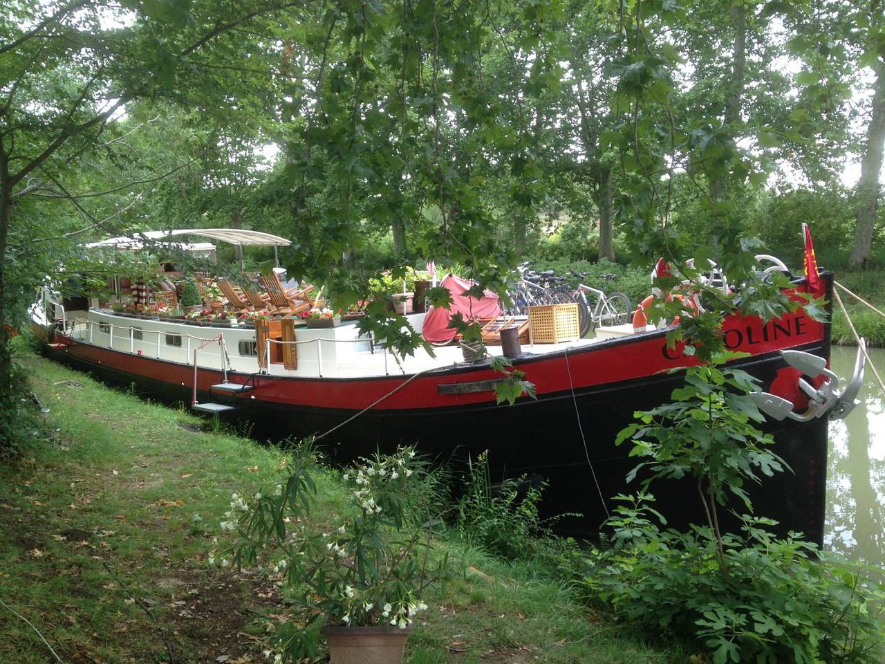 Péniche insolite sur canal du Midi - Chambre 1 in Capestang, Canal du Midi