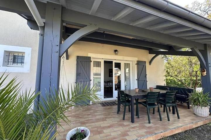 Location de vacances pour 4 personnes, avec jardin et piscine, animaux acceptés à Nerbis