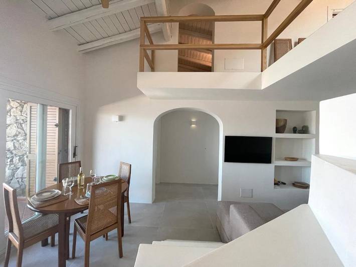 Appartamento per 8 persone, con Terrazza e Piscina nonché Panorama a Capo Coda Cavallo