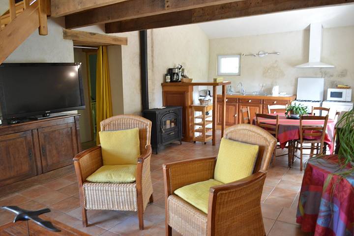 Gîte pour 6 personnes, avec jardin et piscine en Charente - 2