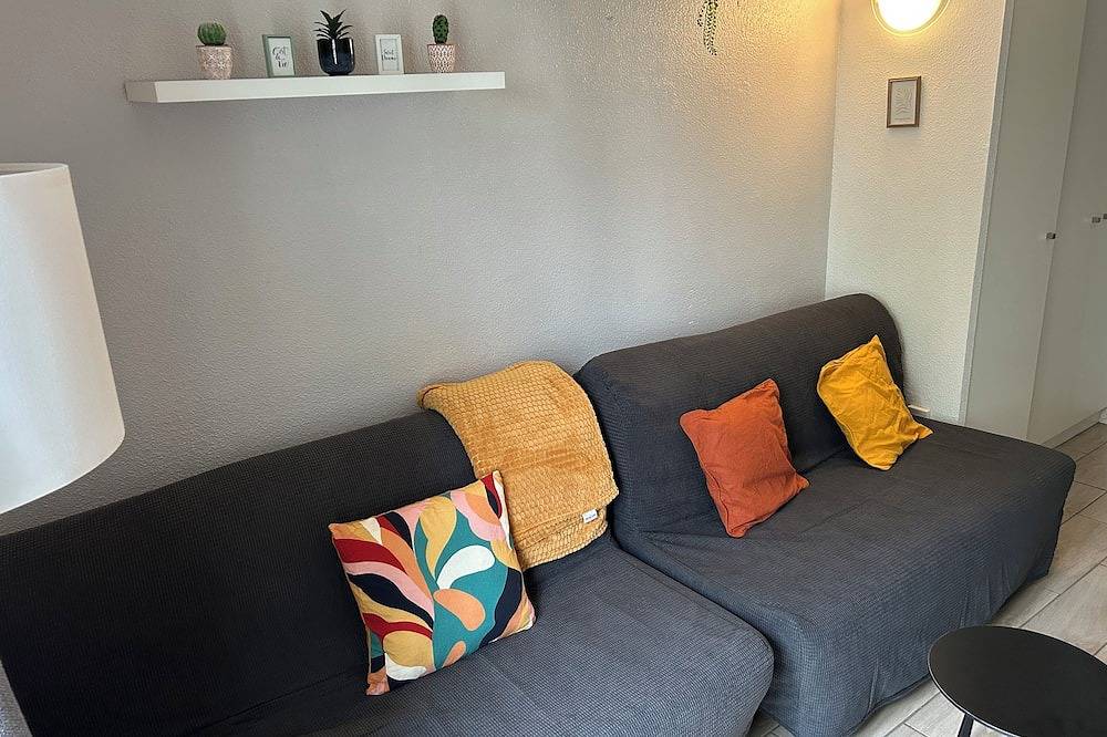 Entire apartment, Studio - Elegant - 10 min. Disney - 3 min. Station in Bussy-Saint-Georges, Seine-et-Marne