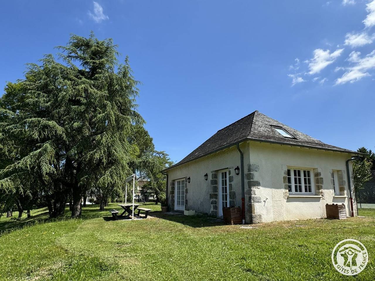 Pool house et Tennis in Brive-la-Gaillarde, Brive-la-Gaillarde region