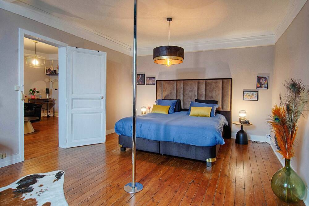 Ganze Wohnung, Warmth in the heart of Le Mans: Station, Centre & Parking in Le Mans, Sarthe