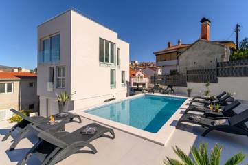 Villa for 8 People in Trogir, Ciovo, Photo 2