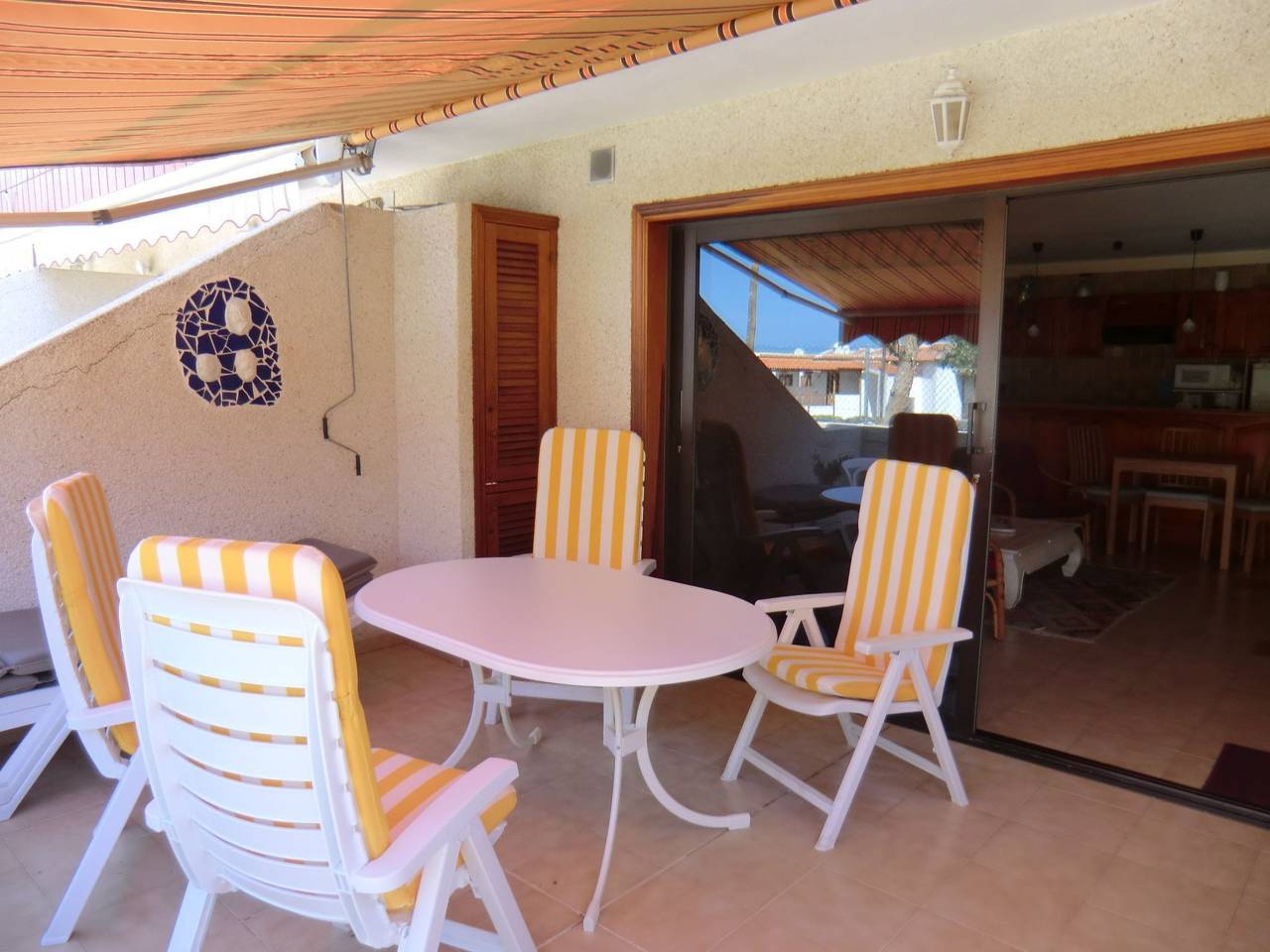 Apartamento entero, Ruhige Ferienwohnung mit Pool und Meerblick in Playa de los Guíos, Santiago del Teide