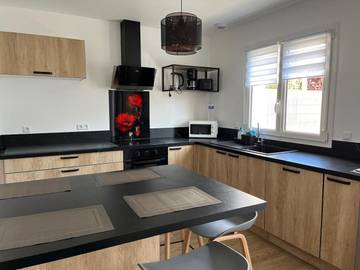 Location de vacances pour 8 personnes, avec jardin, animaux acceptés à Pontault-Combault