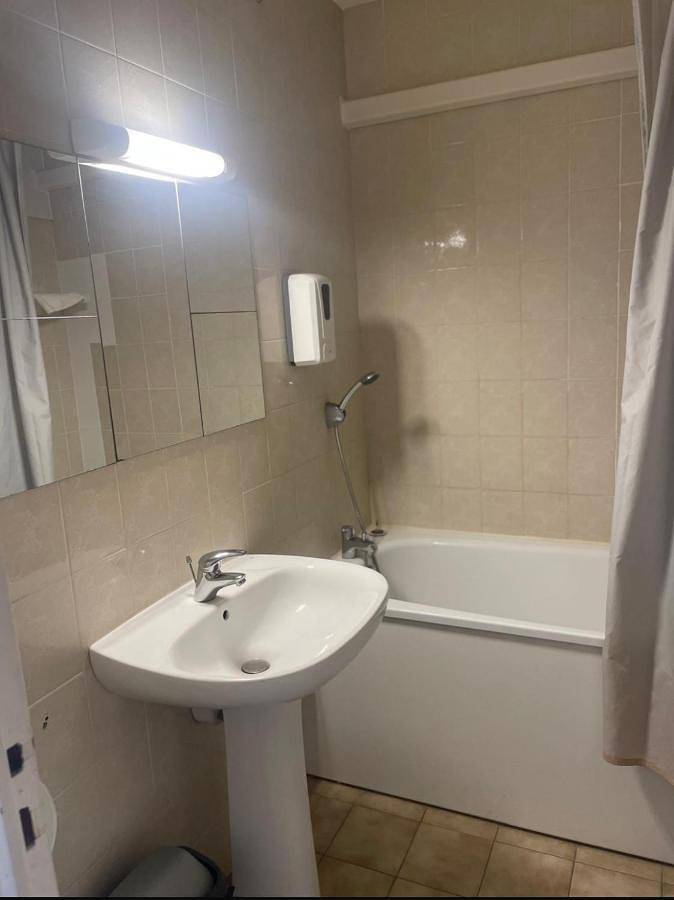 Hôtel pour 6 personnes, avec vue ainsi que piscine et jardin, animaux acceptés à Rochefort-du-Gard - 3