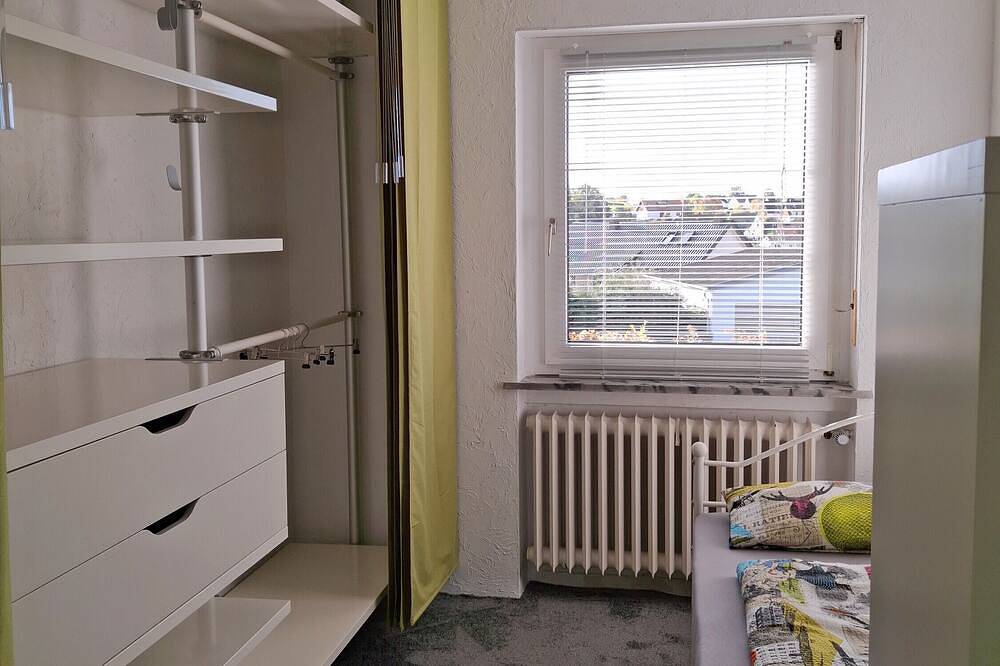 Entire apartment, Holiday Apartment 'Anke Günther' with Shared Garden, Balcony & Wi-Fi in Bad Kissingen, Rhön-Bayern