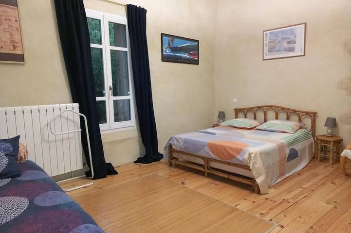 Gîte pour 9 personnes, avec Balcon ainsi que Jacuzzi et Jardin à Souvignargues - 3