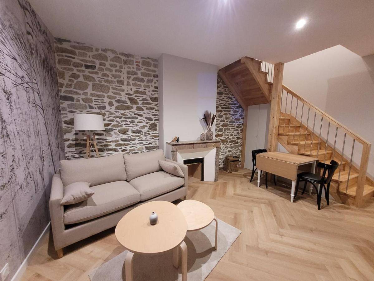 Appartement entier, One-Bedroom Apartment in Landerneau, Région de Brest