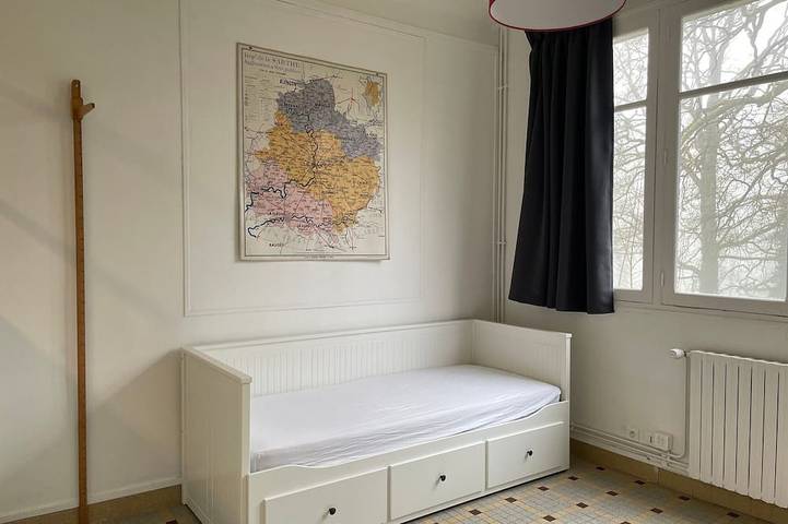 Gîte pour 15 personnes, avec jardin dans Bazouges Cré sur Loir - 3