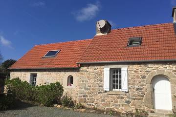 Gîte pour 4 personnes, avec jardin et jacuzzi à Plouguiel