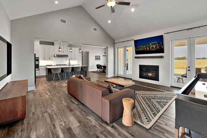 Vacation house for 6 people, with yard and balcony, kid friendly in Texas