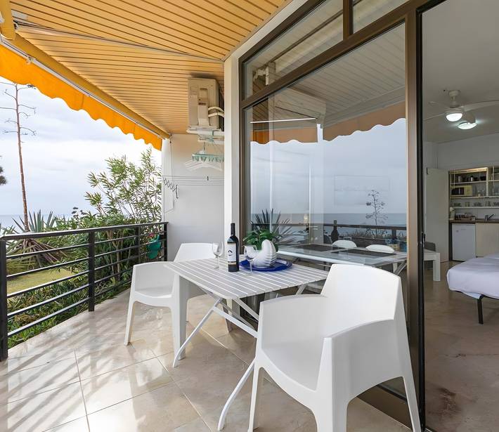 Entire apartment, Apartment 'Castillo Santa Clara' with Sea View, Wi-Fi and Air Conditioning in La Carihuela, Torremolinos