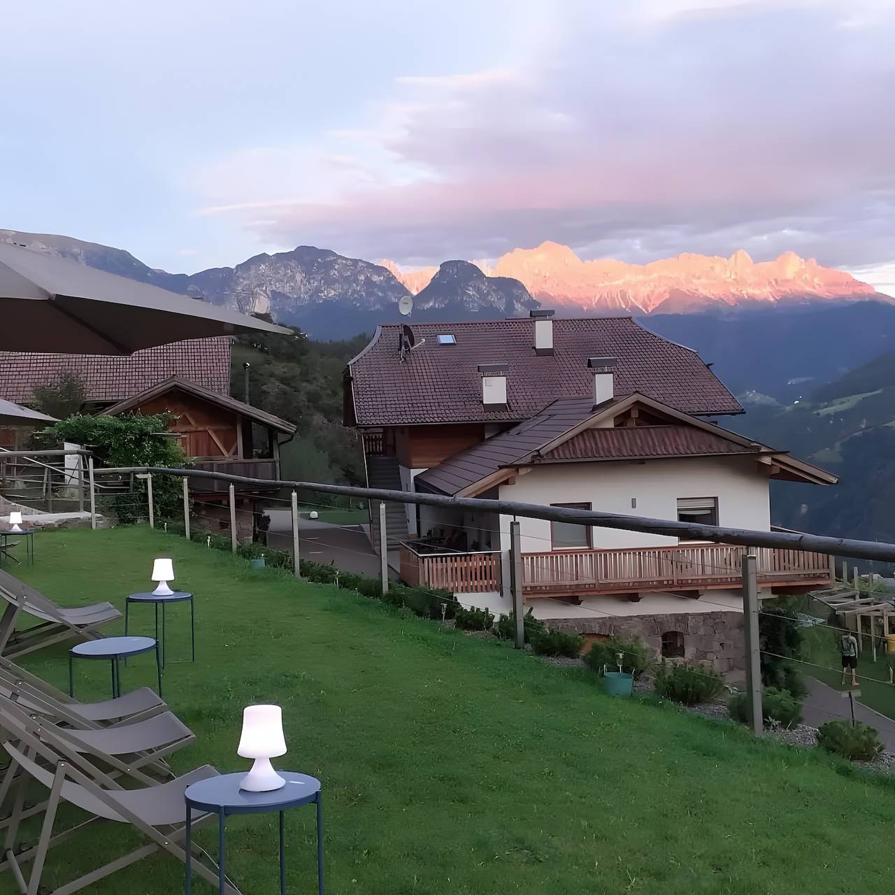 Ganze Wohnung, Apartment „Rosengartl“ mit Bergblick, Gemeinschaftspool und Wlan in Bozner Leitach, Ritten