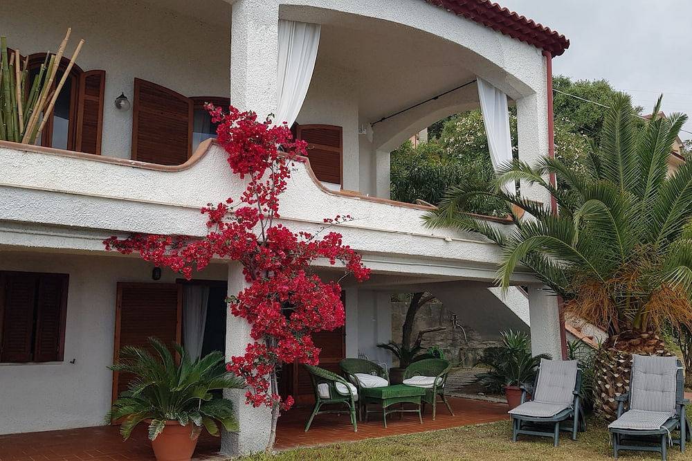 Appartamento intero, Villa Anna - Appartamento con splendida vista mare a pochi minuti dalla spiaggia in Marina di Fuscaldo, Fuscaldo