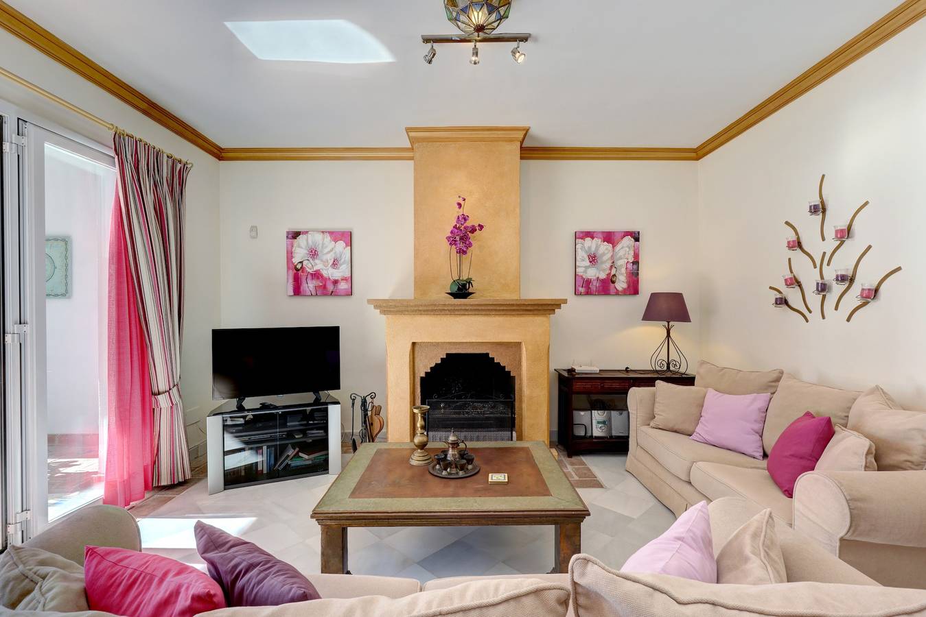 Apartamento entero, Apartamento "La Perla de Marakech 2" con vistas al mar y Wi-Fi in Casares Costa, Casares