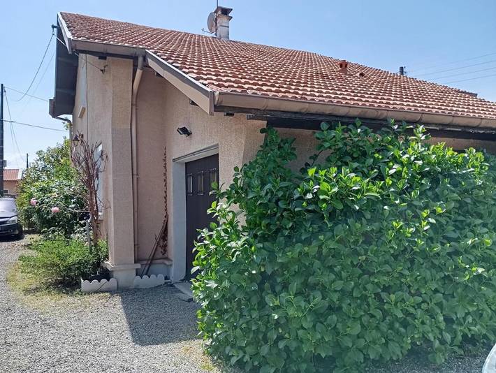 Location de vacances pour 2 personnes, avec jardin ainsi que vue et terrasse, animaux acceptés à Tarbes - 3