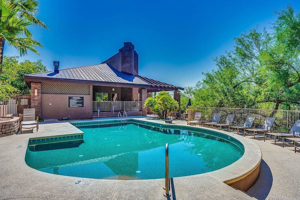 Ganze Wohnung, Canyon View 2bd 2ba, king + qn beds, pools, hiking, pickleball, gym, mtn views in Catalina Foothills, Pima County