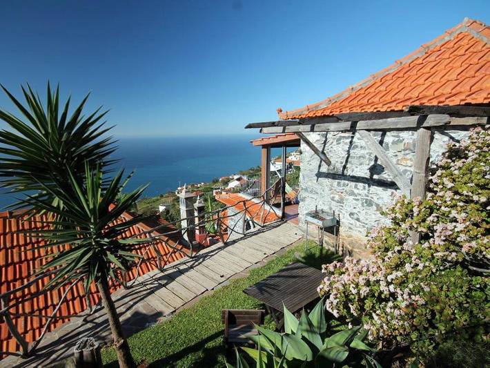Gîte pour 3 personnes, avec jardin ainsi que piscine et terrasse