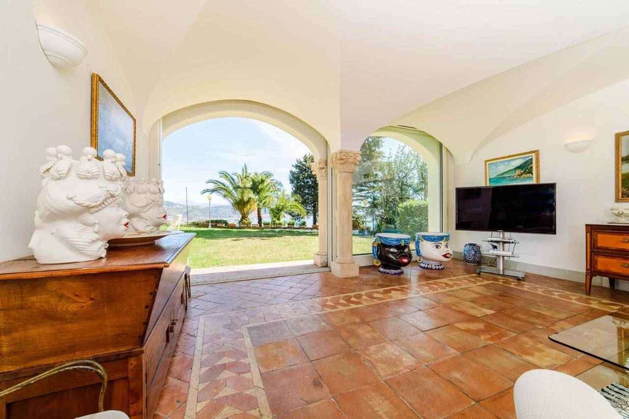 Starhost - Villa Il Poggio, Amalfi Coast with pool, garden, patio and terrace in Vietri sul Mare, Costiera amalfitana