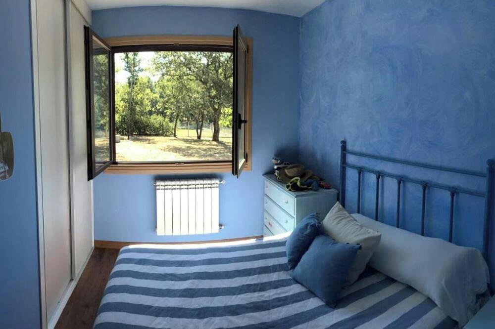 House A Portela in O Pereiro de Aguiar, Ourense Region