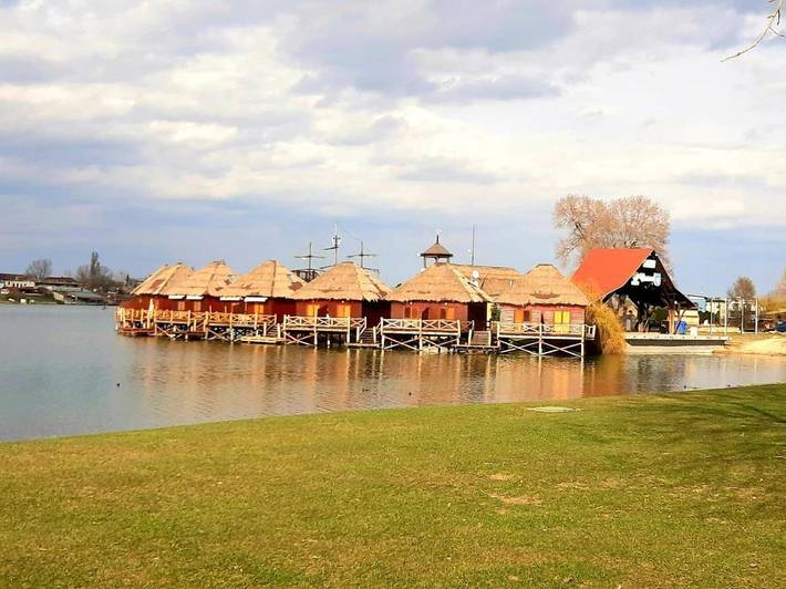 Appartement de vacances pour 4 personnes, avec balcon ainsi que vue sur le lac et vue