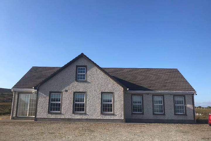 Holiday rental for 10 people, with terrace in Achill Island