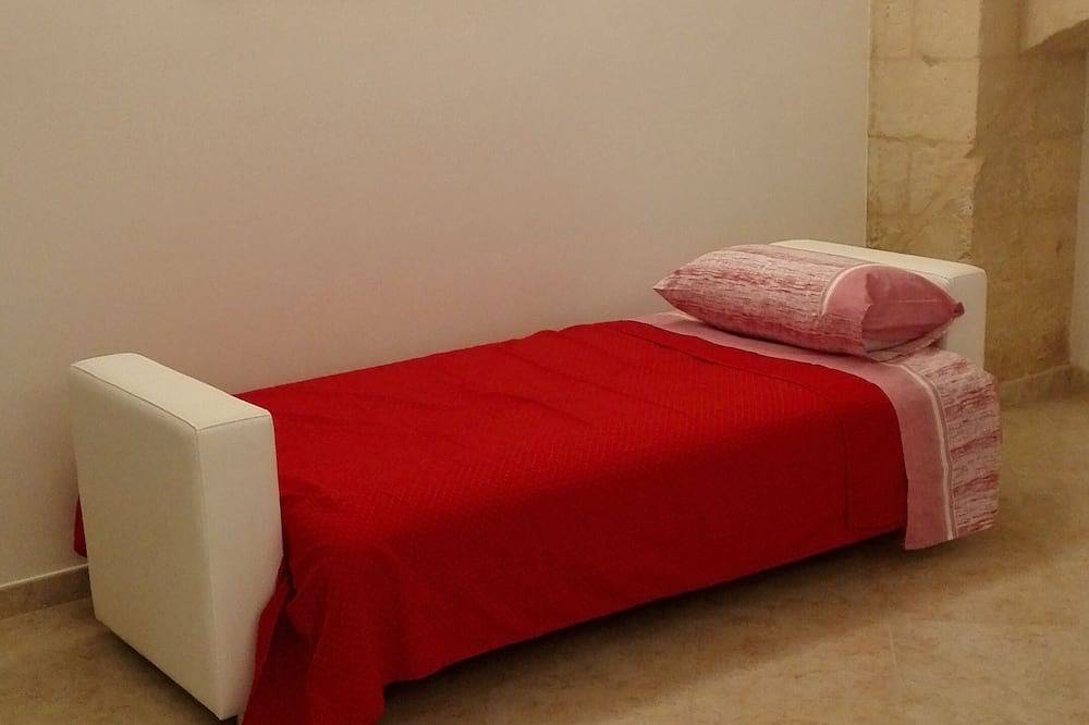 Ferienhaus in der Nähe von Lecce - Salento mit sternförmigen Elementen in Lizzanello, Lecce Provinz