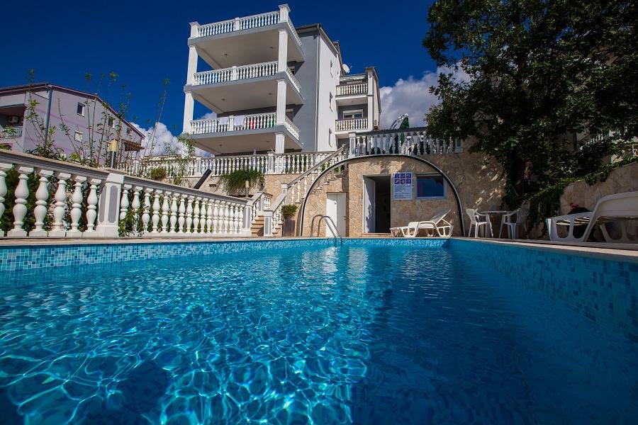 Cijeli apartman, Ferienwohnung in Crikvenica mit Meerblick, Terrasse, Klimaanlage, W-Lan (3492-6) in Crikvenica, Primorsko-goranska županija