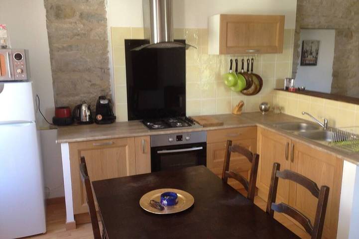 Gîte pour 6 personnes, avec terrasse et jacuzzi à Pradelles-en-Val