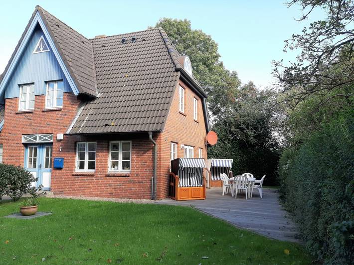 Ferienhaus für 4 Personen, mit Terrasse und Garten in Alkersum - 2