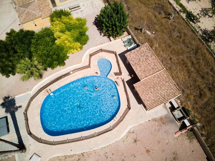 Casa rural para 12 personas, con Terraza y Jardín además de Piscina para niños y Piscina en Elda - 4