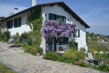 Gîte pour 4 personnes, avec terrasse et jardin dans Côte Basque