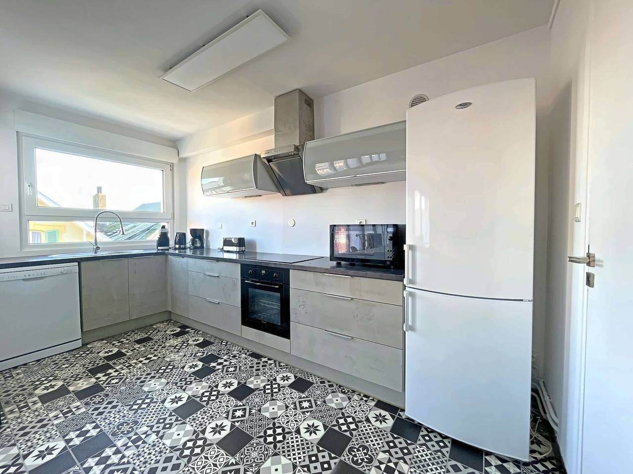 Appartement entier, Appartement spacieux au cœur de Berck-Plage avec balcon et parking in Berck Plage, Berck