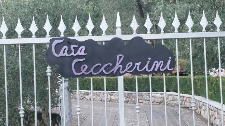 Appartamento intero, Appartamento "Sole" che accetta animali domestici con terrazza, piscina e vista sul Lago di Garda in Malcesine, Prealpi Gardesane