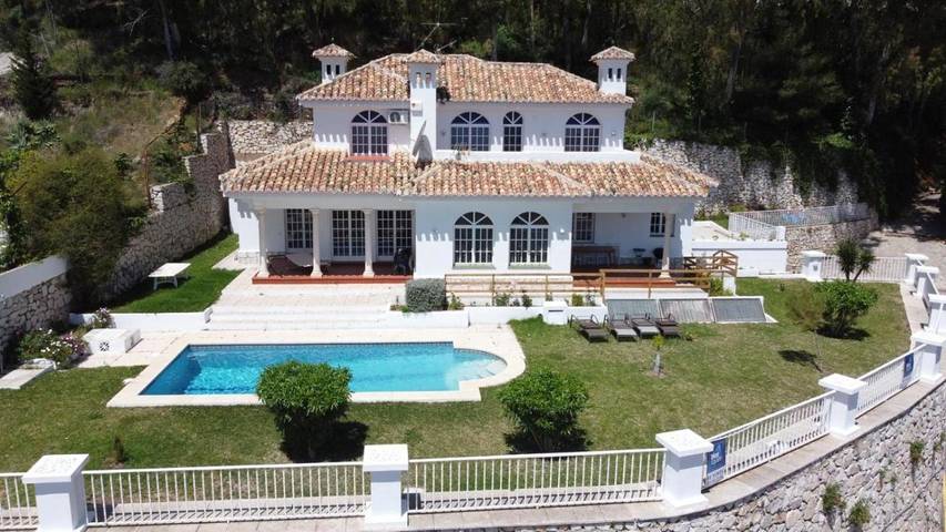 Chalet para 14 personas, con piscina y jardín - 1