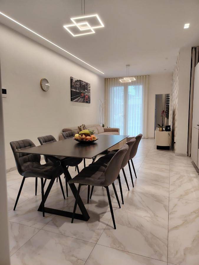 Location de vacances pour 6 personnes, avec vue et balcon, animaux acceptés à Varèse - 4